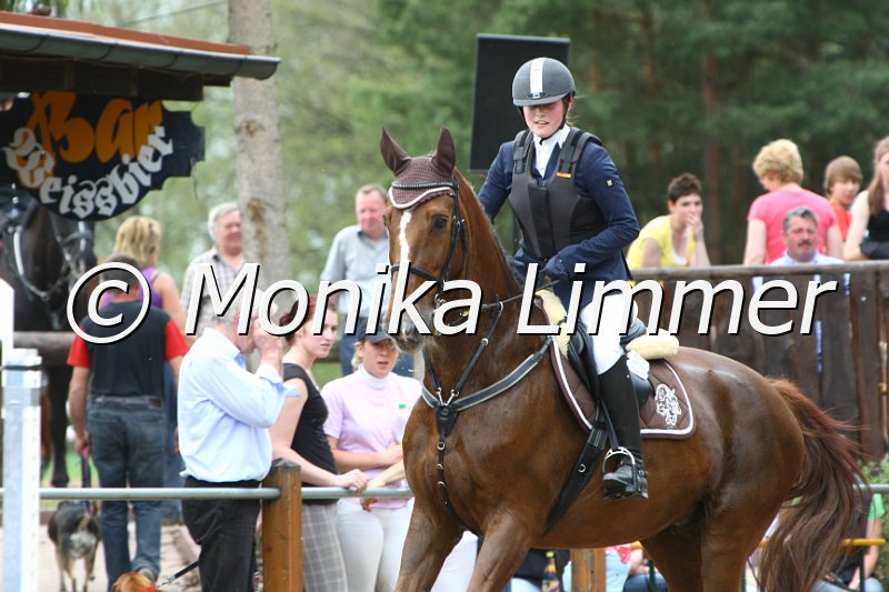 204M0382_Grafin T_Spring_Ax.JPG